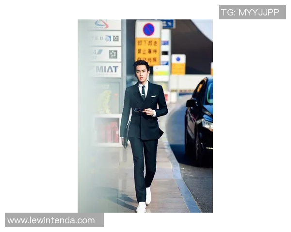 各大足球明星西装魅力大比拼时尚与运动的完美结合