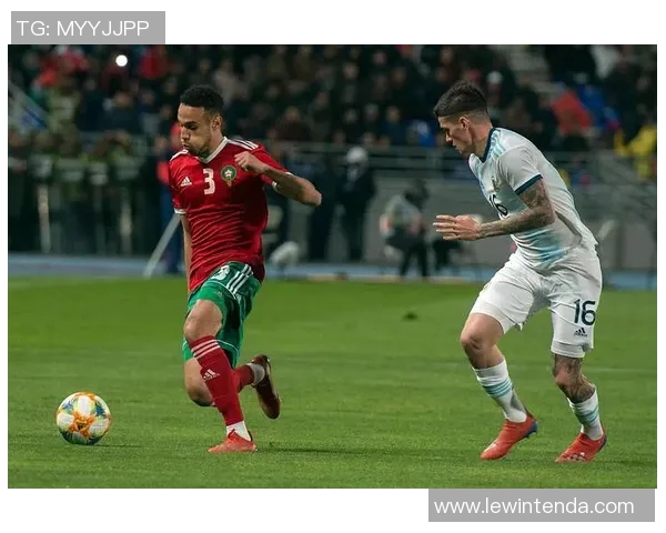 足球明星帅气对比照片展现不同风格与魅力的视觉盛宴